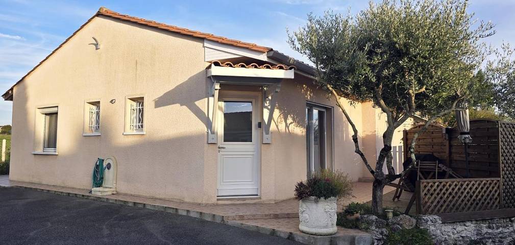 Gîte pour 4 personnes, avec jardin, animaux acceptés à Saint-André-de-Cubzac - 2