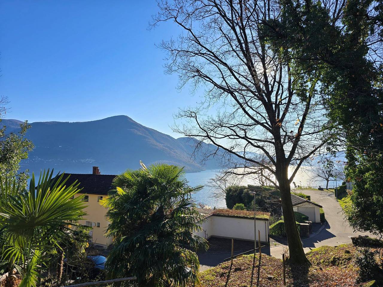 Gemütliches Rustico mit Balkon, Terrasse und herrlicher Aussicht in Brissago, Tessiner Alpen
