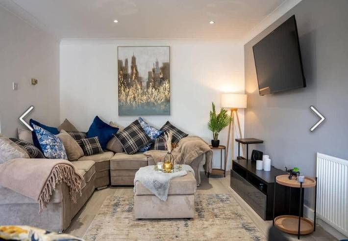 Holiday rental for 8 people, with hot tub and garden in Milton Keynes