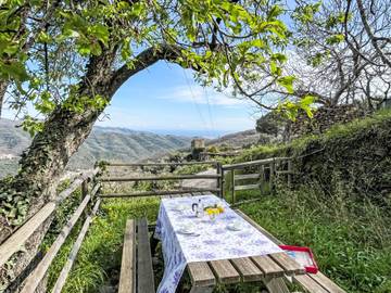 Casa Vacanza per 4 Persone in Prelà, Provincia di Imperia, Foto 1