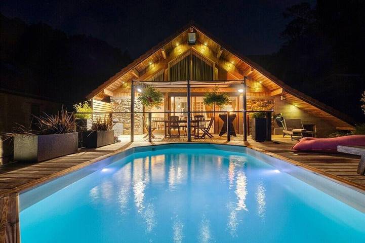 Villa für 9 Personen, mit Pool und Balkon sowie Garten - 1