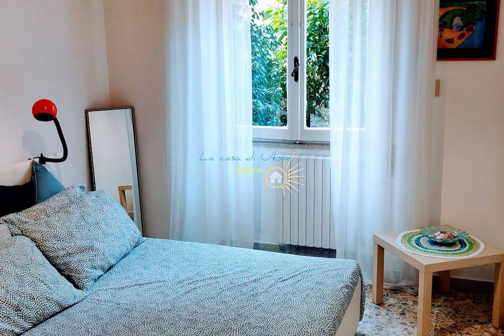 Entire apartment, House of Ulysses: private garden and parking. in Gaeta, Latina Province