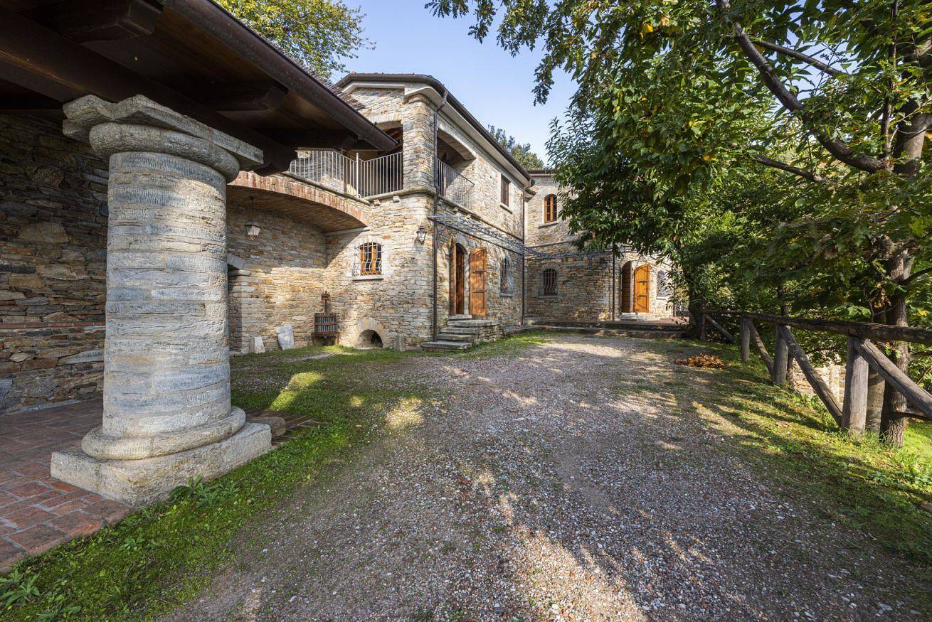 Villa Cà Di Negrè by Mmega  in Montignoso, Italienische Riviera
