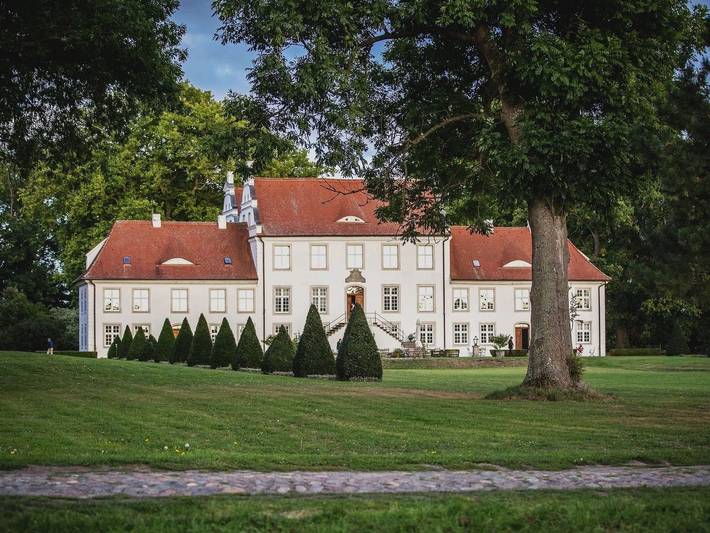 Schloss für 3 Personen, mit Garten in Parchtitz
