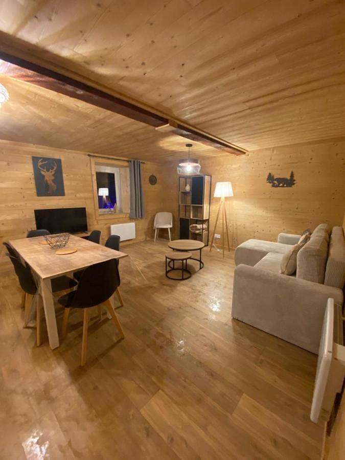 Gîte pour 6 personnes, avec Terrasse ainsi que Jardin et Vue dans Office De Tourisme Des Angles
