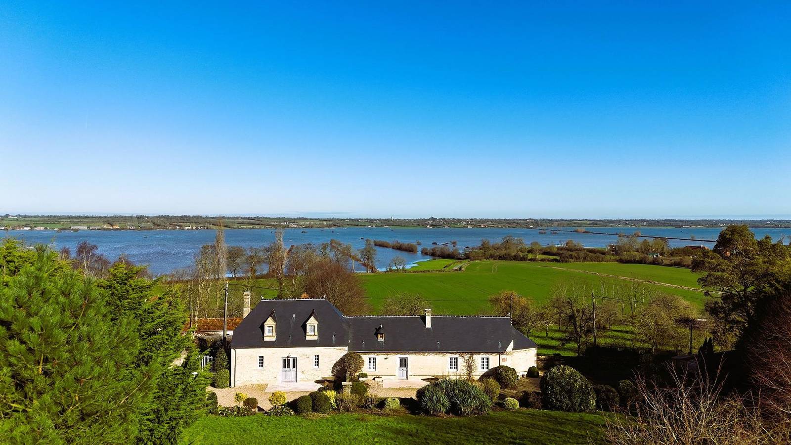 Le domaine des roseraies, gîte les roseraies in Saint-Benoît-de-l'Aure, Región de Bayeux