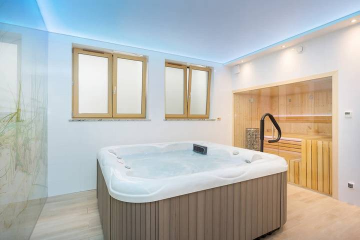 Spacious Apartment for 8 People | Jacuzzi | Sauna | Garden in Kołczewo, Stettiner Haff