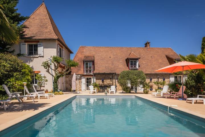 Gîte pour 12 personnes, avec piscine, animaux acceptés