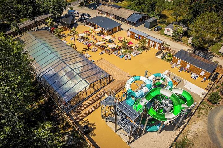 Camping pour 4 personnes à Hourtin
