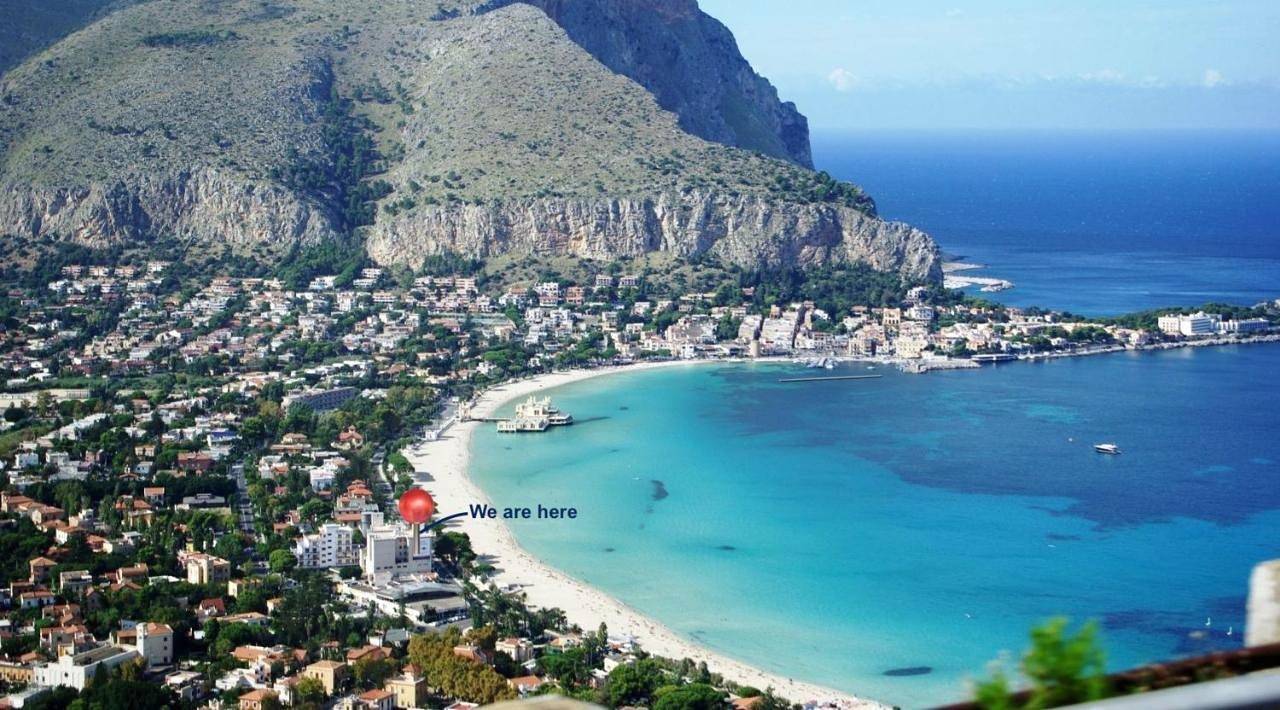 Mondello Beach Rooms - by the sea in Mondello, Palermo