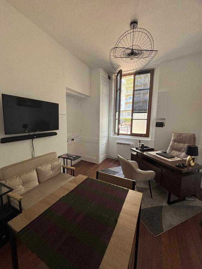 Gîte pour 2 personnes à Tassin-la-Demi-Lune - 2