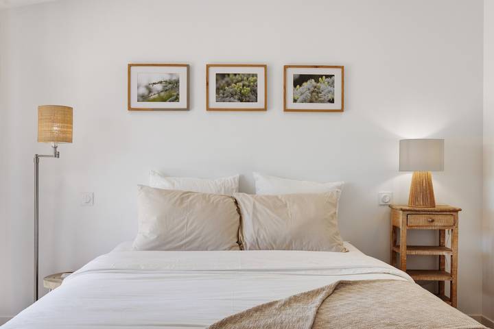 Chambre d'hôtes À L'orée Des Bois « Chambre Flower » con terraza privada, jardín y Wi-Fi in La Gaubretière, Valle del Loira