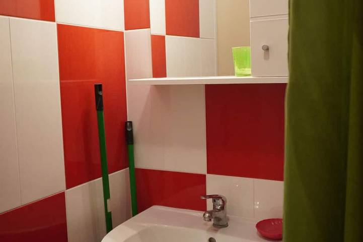 Appartement entier, App for 2 with heated pool, nice garden and bbq in Banjole, Côte Sud d'Istrie