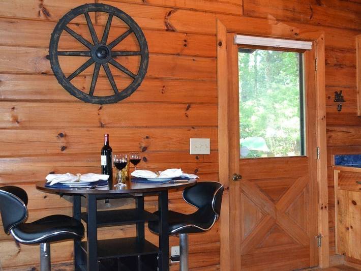 Log cabin for 6 people, with balcony, with pets in Chattahoochee National Forest