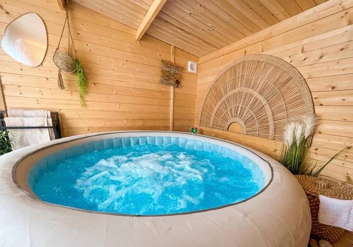 Appartement de vacances pour 2 personnes, avec jacuzzi et jardin, animaux acceptés