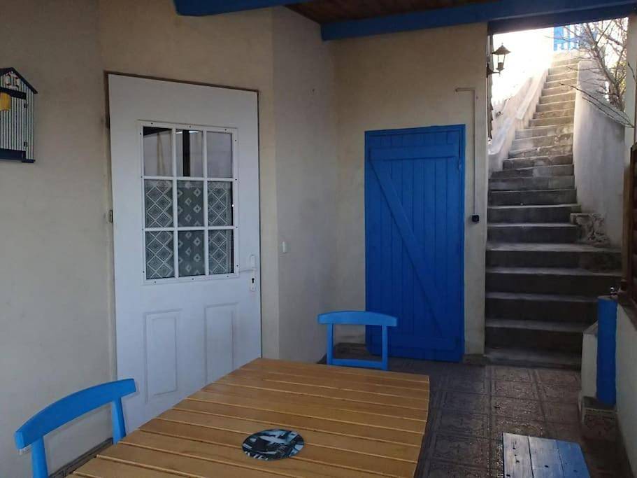 Petite maison bord et vue mer, 55 m2 in La Couronne (Bouches-du-Rhône), Martigues