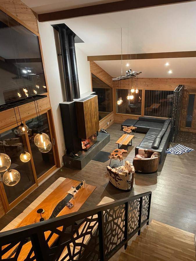 Chalet pour 13 personnes, avec Balcon et Terrasse ainsi que Jardin et Vue à Les Contamines-Montjoie