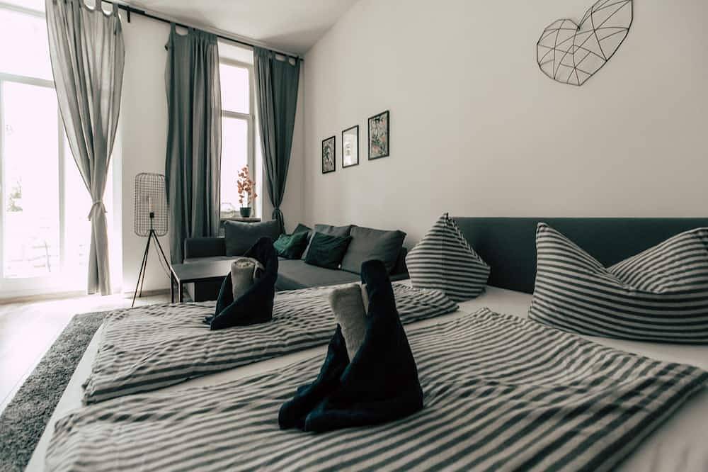 Apartamento entero, Luga Homes - Gewandhaus - Industrial Studio mit Küche und Balkon in Leipzig Mitte, Leipzig