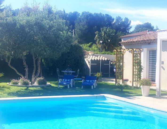 Chambre d’hôte pour 4 personnes, avec bassin pour enfant et piscine ainsi que vue et jardin à Six-Fours-les-Plages - 4