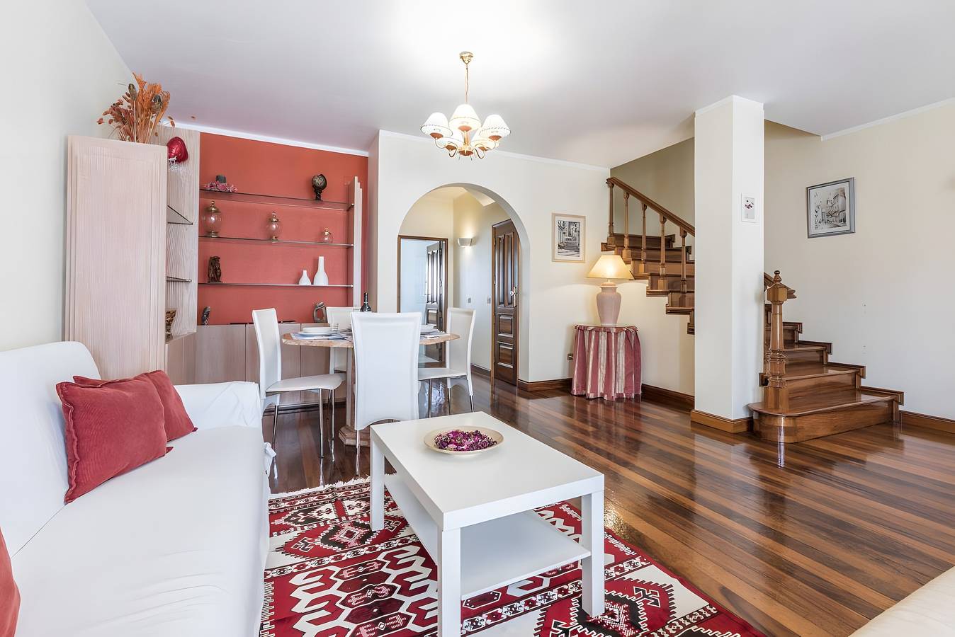 Joguida – Stilvolles Duplex mit Panoramaterrasse nahe dem Strand in Armação de Pêra (costa), Faro Distrikt