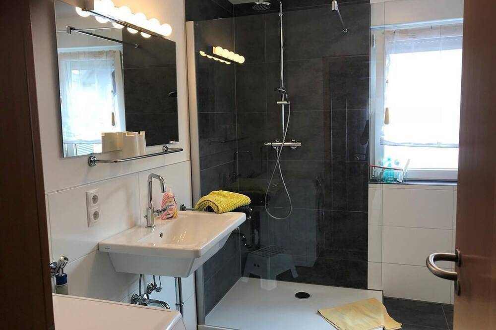 Ganze Wohnung, Ferienwohnung Panoramablick - Bio-Ferienweingut Leyendecker in Löf, Osteifel