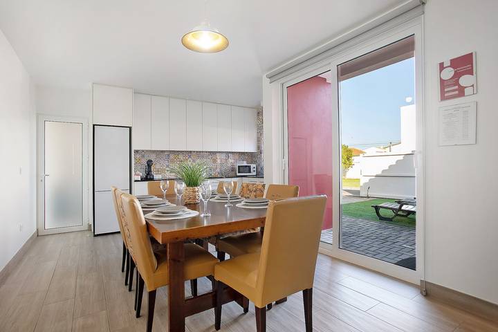 Ferienhaus "Casa Davó" mit Garten, Klimaanlage und Wlan in Amor, Leiria District