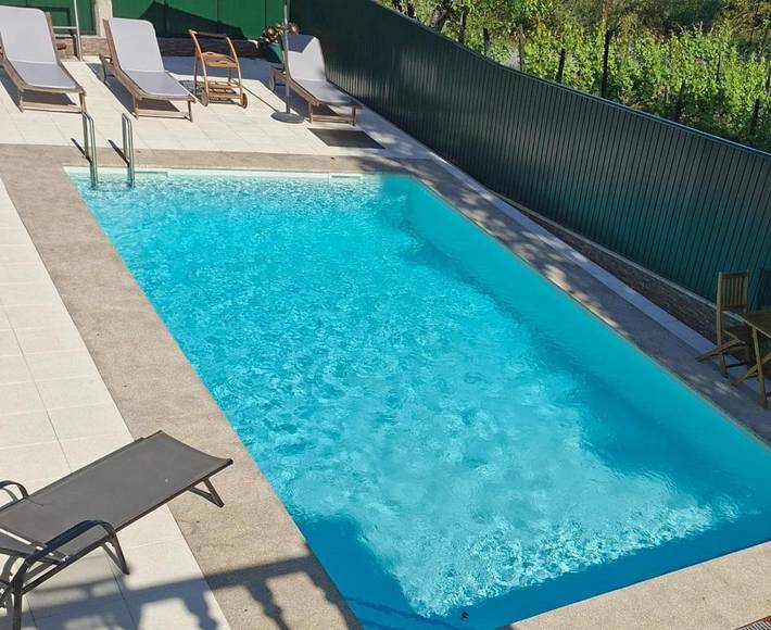 Gîte pour 7 personnes, avec jardin ainsi que piscine et vue dans Sedielos