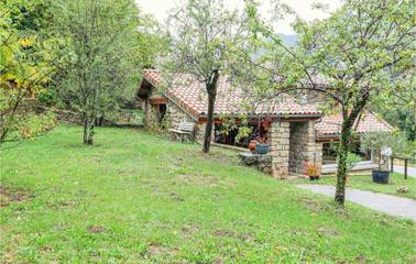 Maison De Vacances pour 4 Personnes dans Thueyts, Massif central, Photo 1