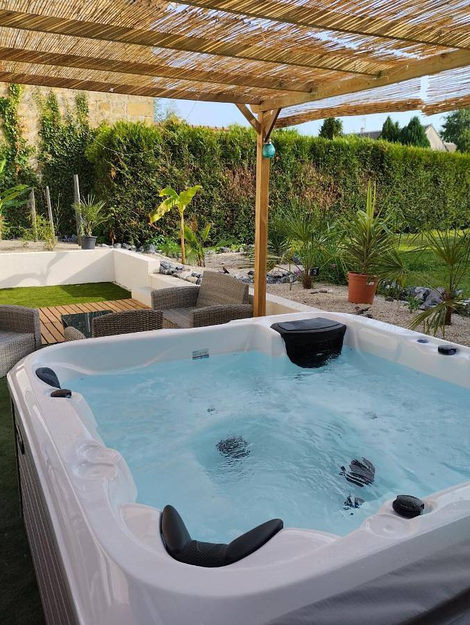 Location de vacances pour 4 personnes, avec jacuzzi ainsi que terrasse et jardin à Cauroy-lès-Hermonville - 2