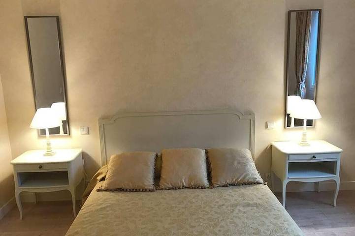 Location de vacances pour 14 personnes, avec terrasse et jardin à Quarré-les-Tombes - 3