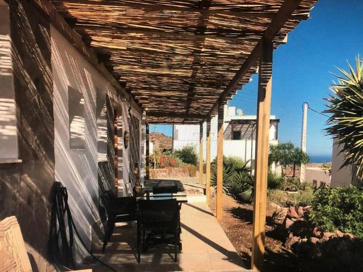 Apartamento de vacaciones para 4 personas, con terraza además de vistas y jardín - 1