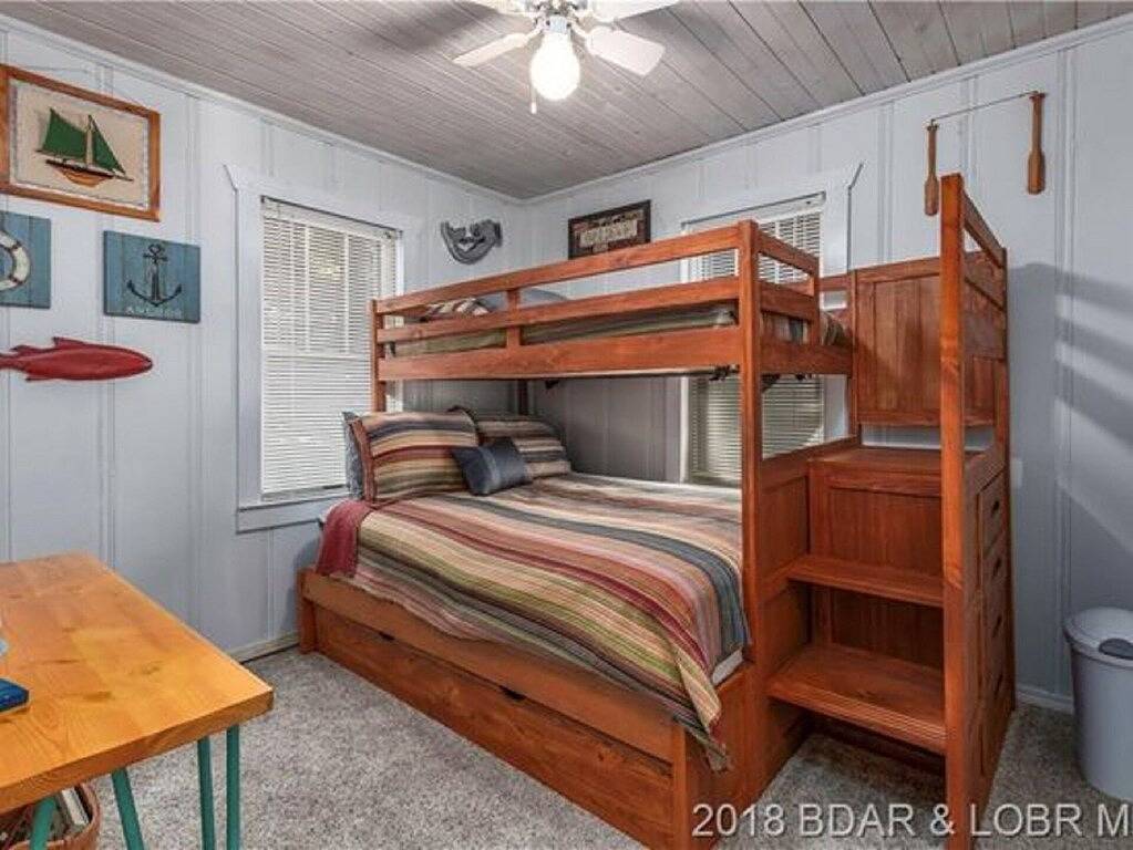 Charming! Cozy Lakefront Home with fantastic views, close to Bagnell Dam in Lake Ozark, Lake of the Ozarks