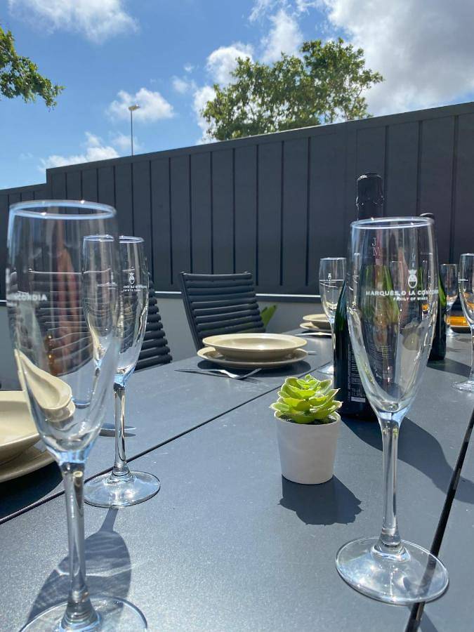 Casa rural para 8 personas, con vistas además de jardín y piscina en Villanueva y Geltrú - 4