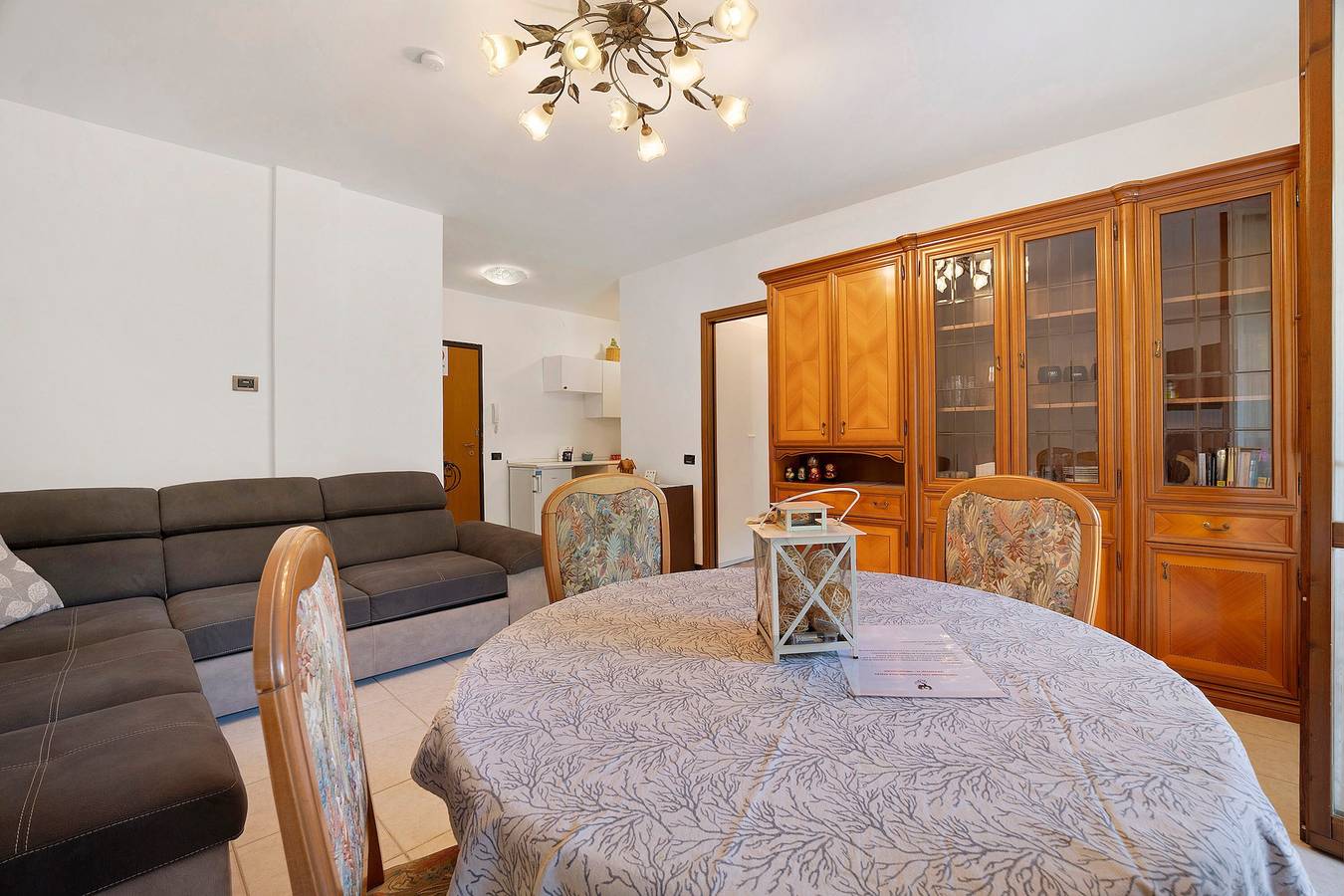 Appartamento intero, Appartamento Azalea City Center con piscina condivisa, Wi-Fi e aria condizionata in Induno Olona, Provincia di Varese