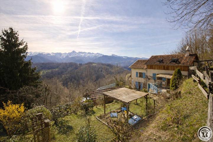 Gîte pour 4 personnes, avec terrasse et jardin
