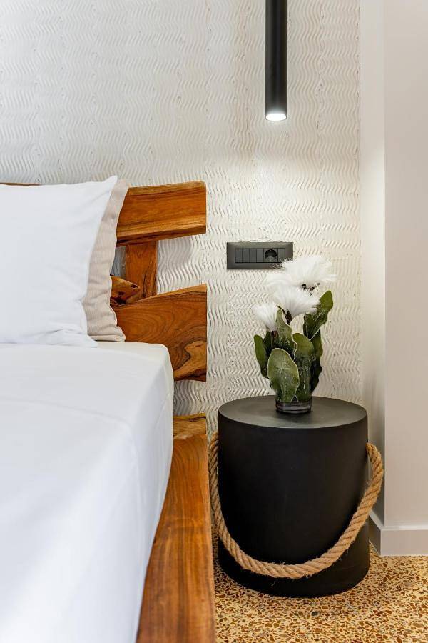 Chambre d’hôte pour 3 personnes, avec Balcon et Terrasse ainsi que Vue sur le lac et Vue à Agios Nikolaos - 3