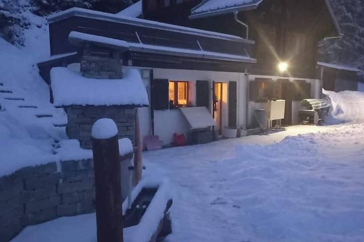 Ferienhaus für 4 Personen in Mollens