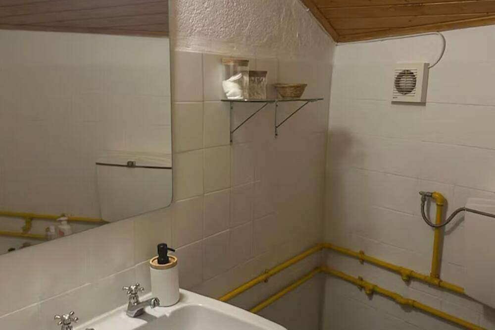 Cozy cottage in a peaceful village surrounded by nature in Tomar, Santarém District