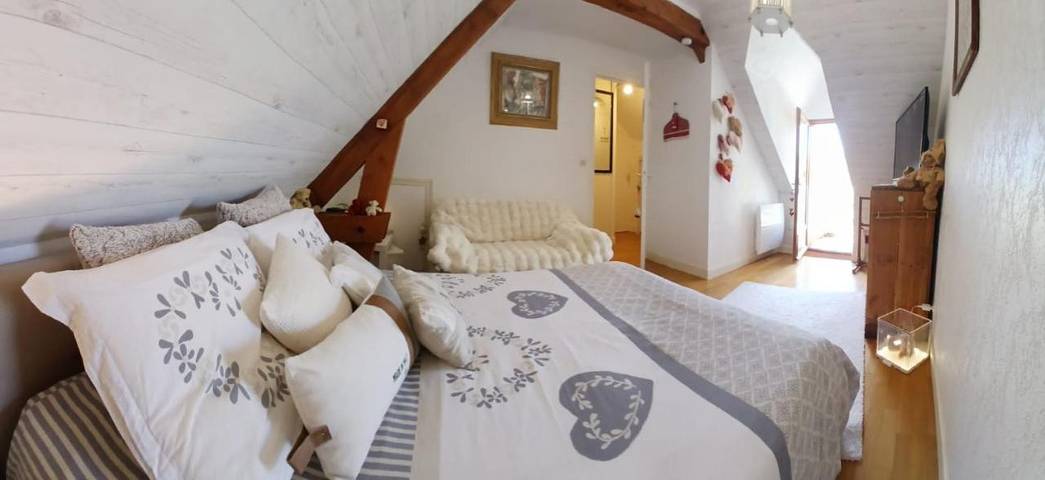Gîte pour 2 personnes, avec jardin ainsi que balcon et vue à Sepmes