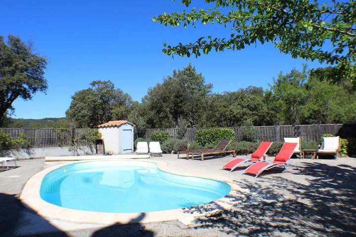 Location de vacances pour 2 personnes, avec piscine et vue ainsi que jardin et terrasse à Fox-Amphoux - 4