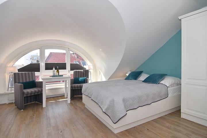 Ferienwohnung für 2 Personen, mit Pool und Sauna in Westerland
