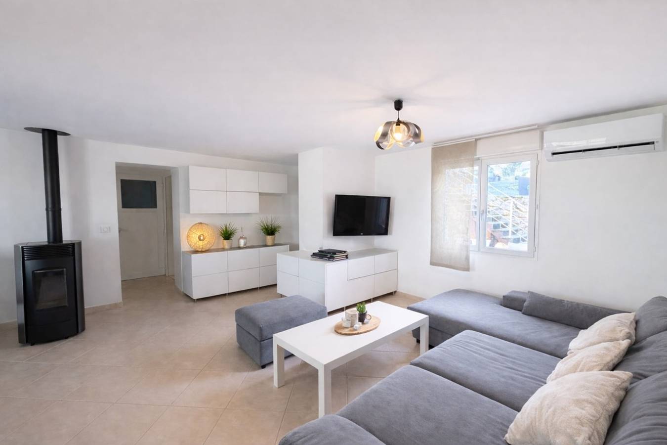 130m² Draguignan villa with pool and views in Draguignan, Region de Draguignan