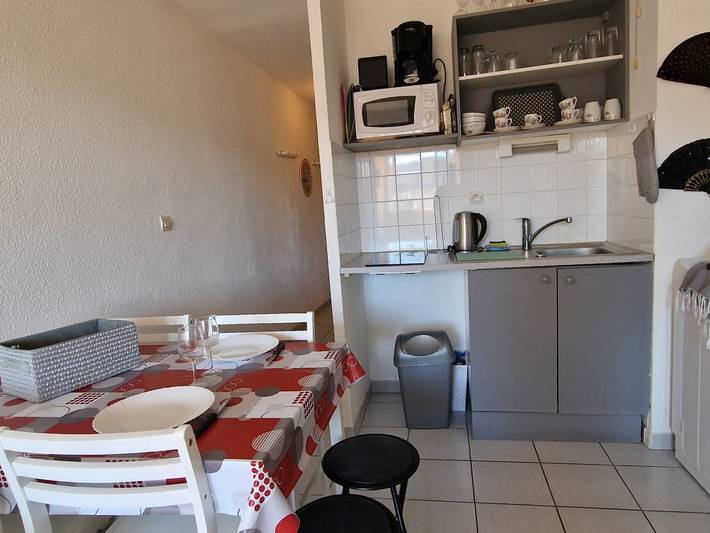 Gîte pour 4 personnes, avec terrasse dans Plage des Elmes - 3
