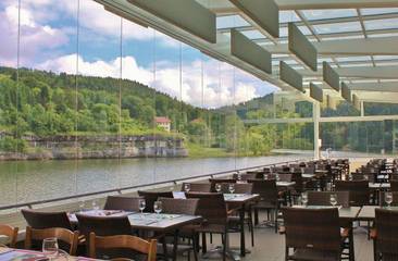 Hôtel pour 2 personnes, avec jardin ainsi que vue sur le lac et vue dans Office De Tourisme Du Val De Morteau Saut Du Doubs