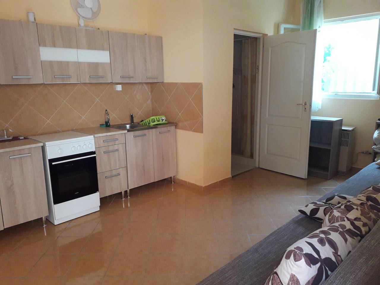 Ganze Wohnung, Studio-apartment für 2-4 Personen in Balatonlelle, Plattensee Südufer