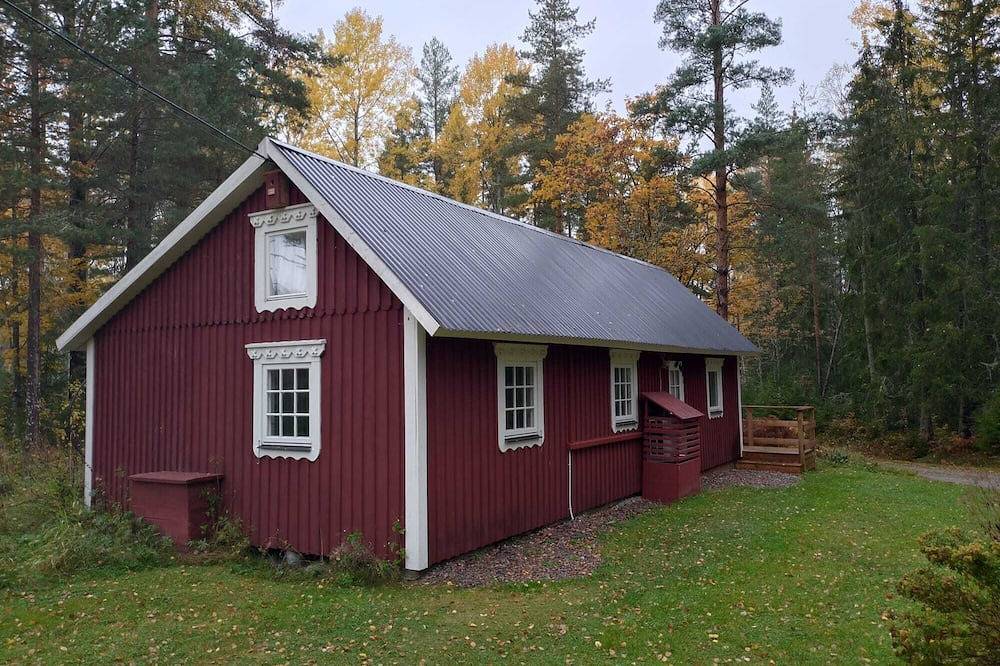 Gemütliches 6-Personen-Haus mitten im Wald, genießen Sie die Weite und Ruhe in Värmland