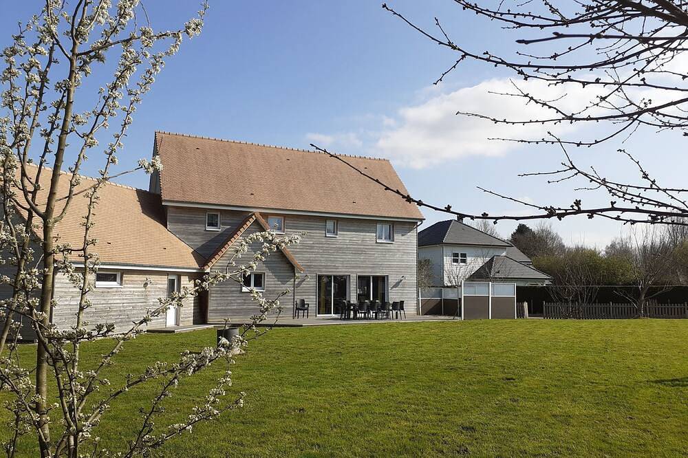 Large peaceful family cottage 8 minutes from the beaches in Gueutteville-les-Grès, Région de Dieppe