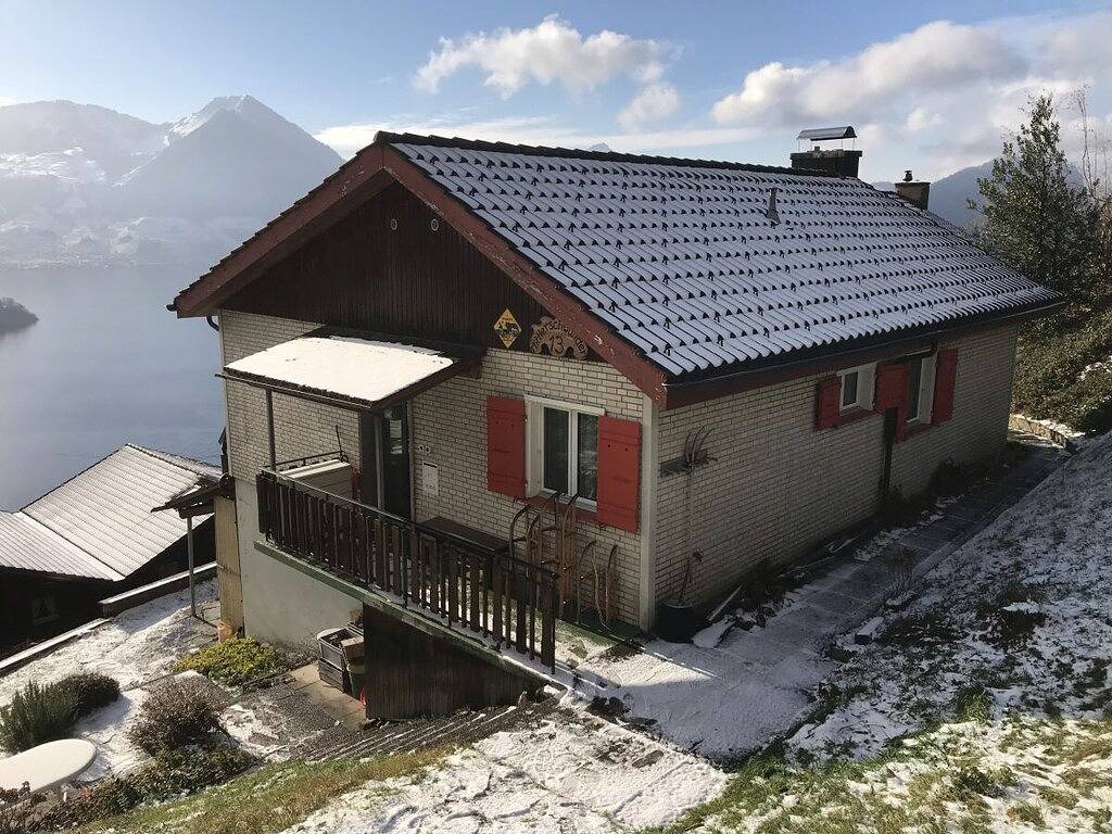Ferienhaus in Vitznau mit Schwimmbecken in Vitznau, Vierwaldstättersee