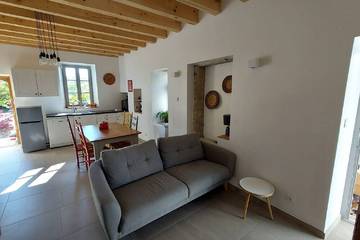 Gîte pour 5 personnes, avec jardin à Sauzet