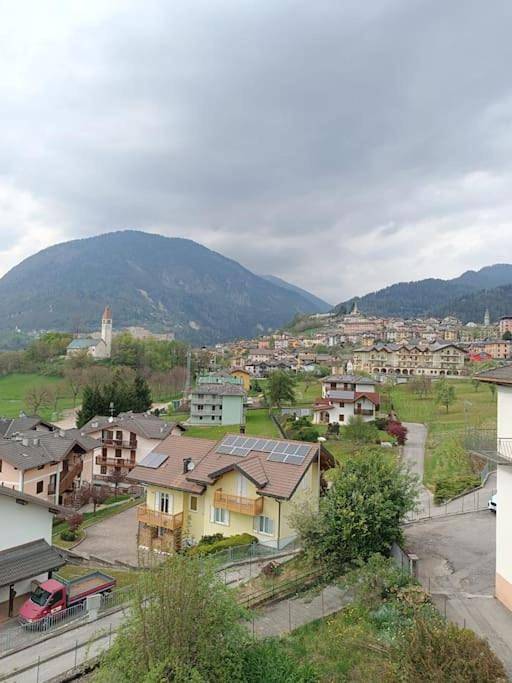 Appartement de vacances pour 4 personnes, avec vue et jardin